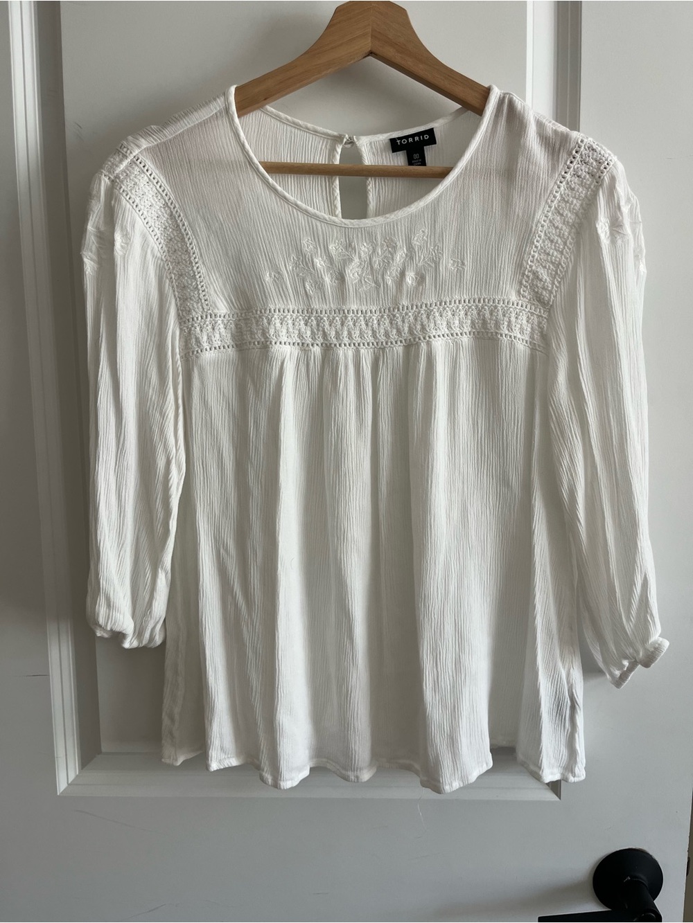 Torrid Quarter Sleeve White Blouse sz 00
